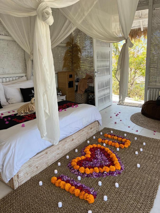 Tropical Glamping Nusa Penida - Private Romantic Seaside Bungalow Diamond Beach Pelilit Ngoại thất bức ảnh